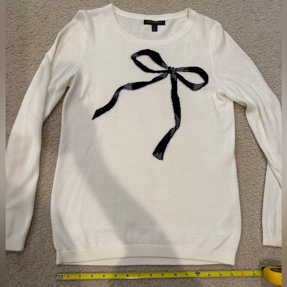Banana Republic Ivory Crewneck Sweater with Black Bow - Picture 5 of 6